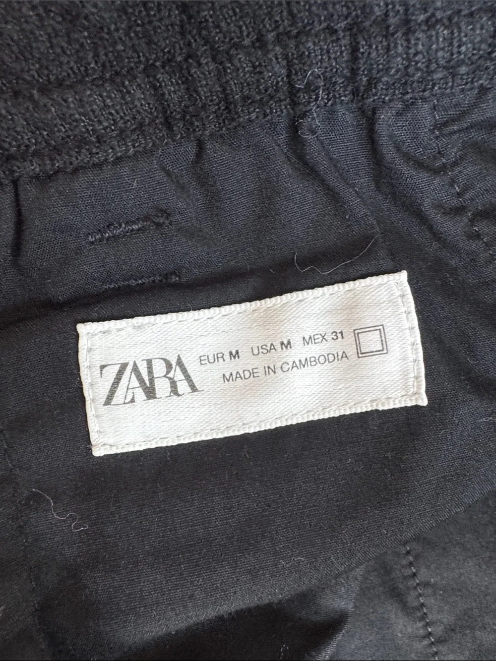 Zara Black Pleated Casual Chinos - Tapered Fit